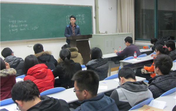 周小飞演讲进行时