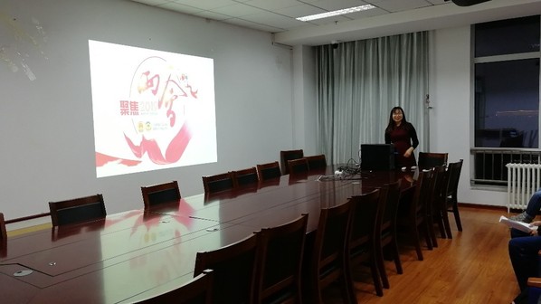 团支部委员进行理论学习活动展示 付子铭摄影