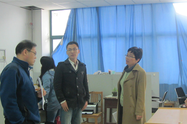 王经理讲解安规重要性（摄影：王敏）