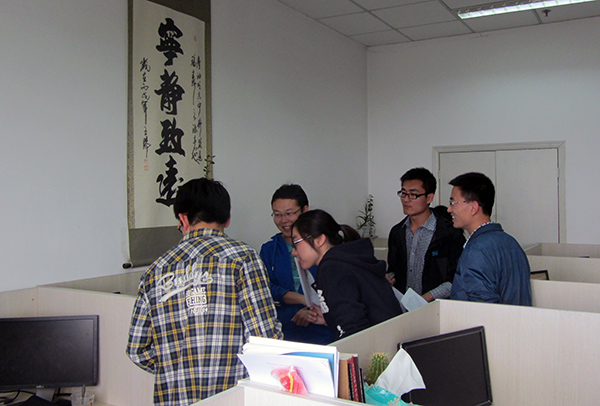 工作室科研氛围浓厚