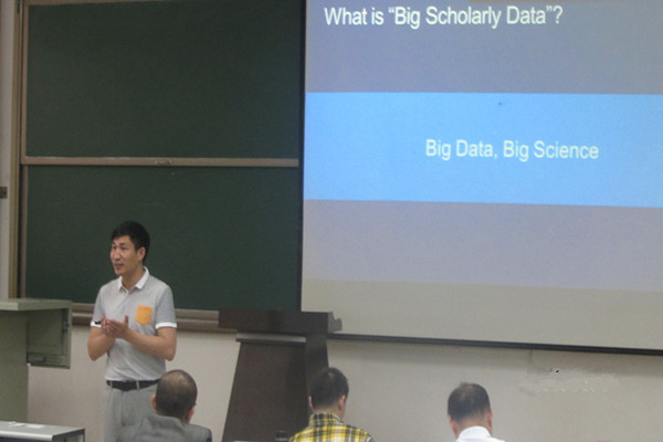 报告现场（摄影：王敏）