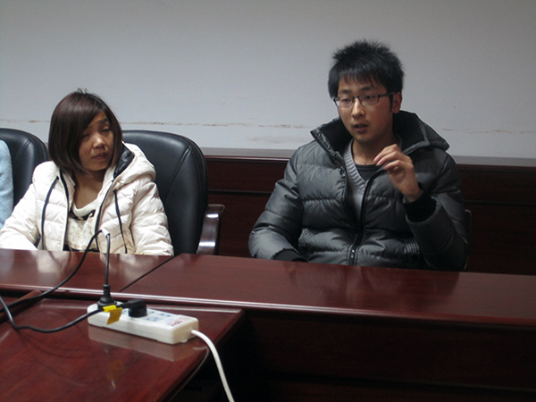 支部成员积极发言